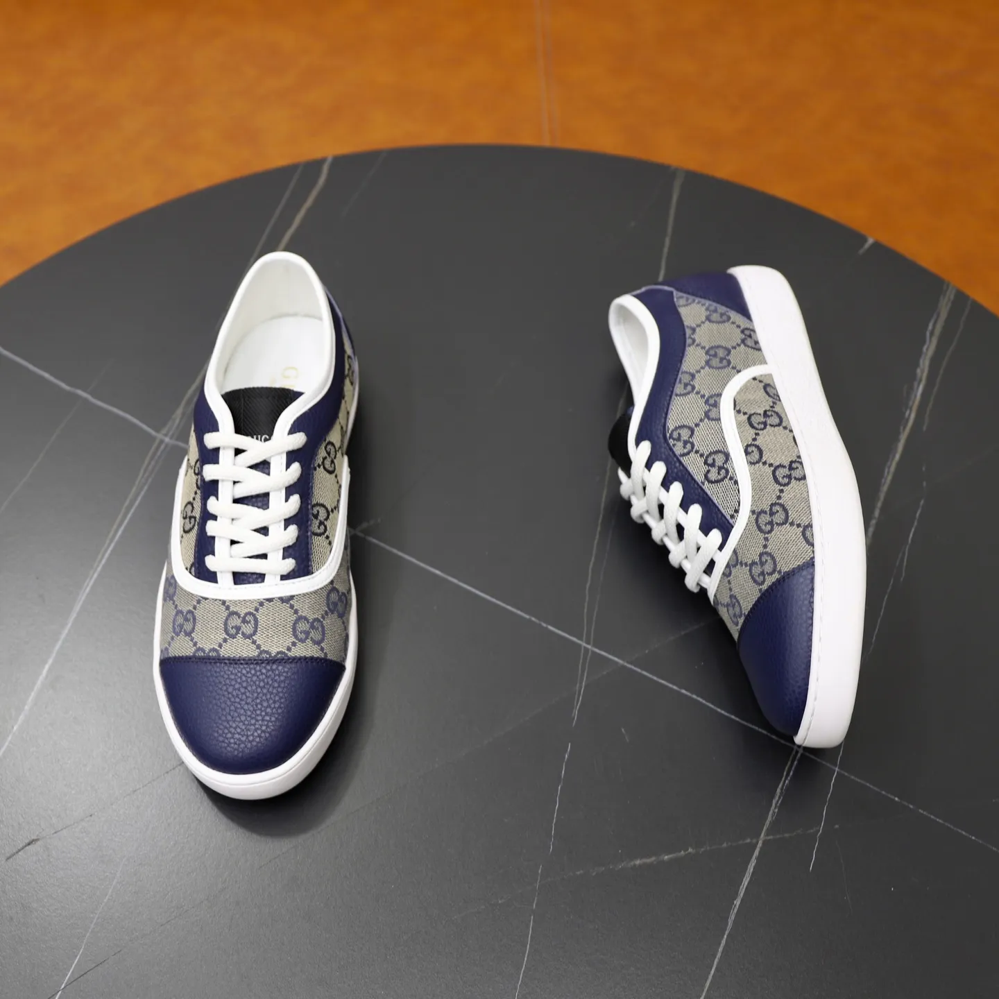 Men's shoes: 400💰🙅‍♂️🙅‍♂️🙅‍♂️ Brand: GUCCI Standard code: 38-44 Grade: Same as the official website Material: Original leather splicing Comfortable sheepskin lining Lightweight wear-resistant outsole Style category: Men's fashionable casual shoes Running sneakers Distinguished luxury brand elements Top luxury Color: Actual picture color